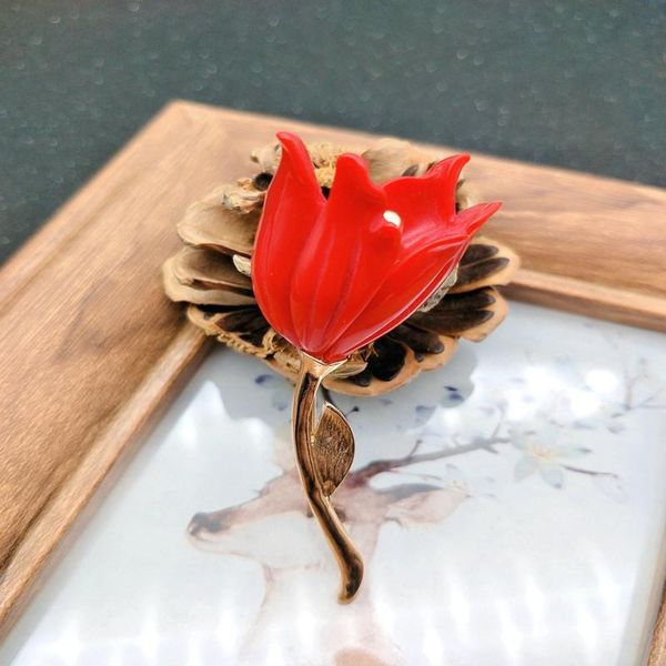 pins, brooches 2021 laides's jewelry tulip flower brooch three colors elegant retro female korean clothing accessories, Gray
pins, brooches 2021 laides's jewelry tulip flower brooch three colors elegant retro female korean clothing accessories, Gray