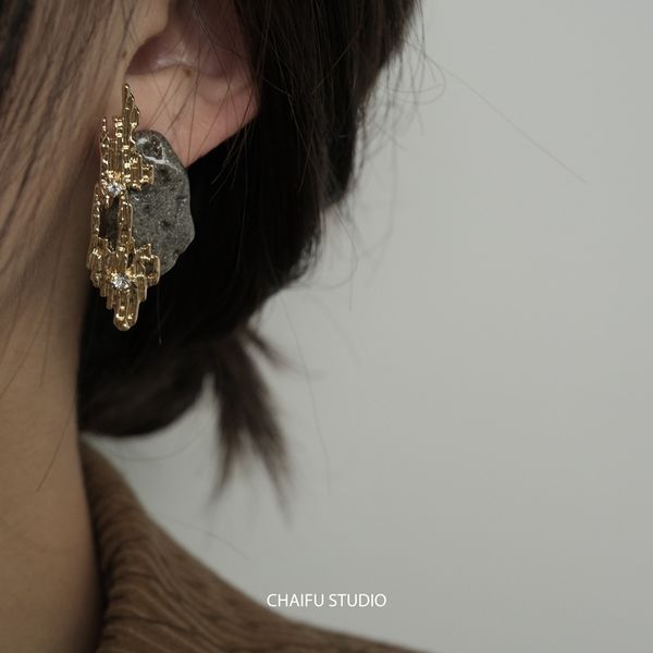 geometric irregular earrings personality meteorite resin metal zircon design sense of minority temperament earrings, Silver
geometric irregular earrings personality meteorite resin metal zircon design sense of minority temperament earrings, Silver
