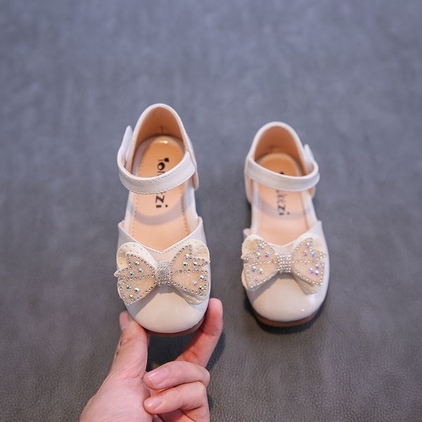 2021 Girls Fashion Soft Bottom Princess Shoes 3--6 Years Old Rhinestone Bowknot Summer Baby Girl College Flat Sandals
2021 Girls Fashion Soft Bottom Princess Shoes 3--6 Years Old Rhinestone Bowknot Summer Baby Girl College Flat Sandals