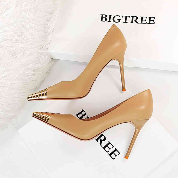nightclub thin high heels shallow mouth pointed metal dress shoes decorative single ladies fashion shoes with sapato feminino luxury, Black
nightclub thin high heels shallow mouth pointed metal dress shoes decorative single ladies fashion shoes with sapato feminino luxury, Black