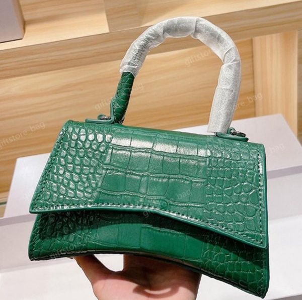 2021 hand bag fashion lady walletbackpack messenger crocodilecrocodile leather walletlady backpack handbagpurse handbaghandbag female luxury
2021 hand bag fashion lady walletbackpack messenger crocodilecrocodile leather walletlady backpack handbagpurse handbaghandbag female luxury