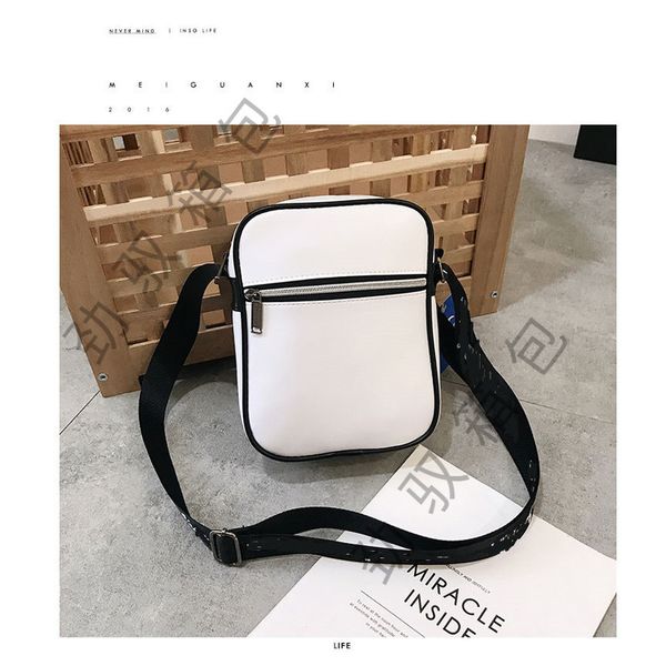 designer manyin pu straddle casual men and women lovers hand single shoulder shopping bag 1g4k
designer manyin pu straddle casual men and women lovers hand single shoulder shopping bag 1g4k