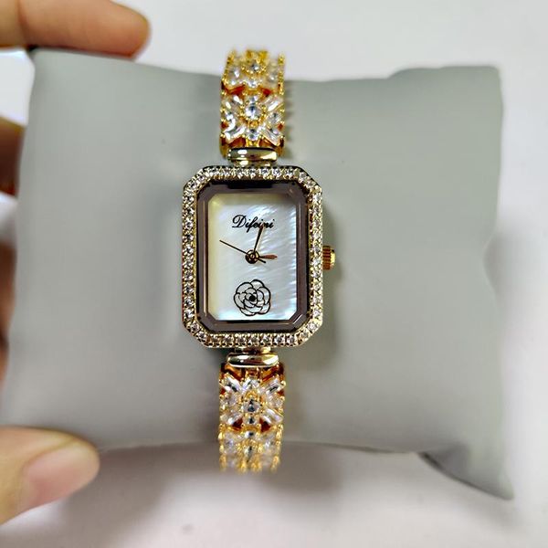 wristwatches trendy square diamond wrist watch women jewelry fashion hiphop ice out quartz watches bling zircon steel lady clock, Slivery;brown
wristwatches trendy square diamond wrist watch women jewelry fashion hiphop ice out quartz watches bling zircon steel lady clock, Slivery;brown