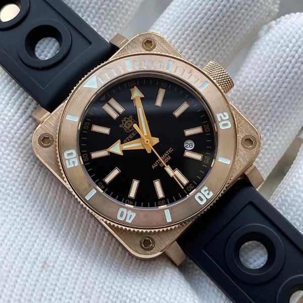 wristwatches steeldive arrival 2021 sd1941s square solid bronze case nh35 automatic dive watch super luminous 1000m 100atm men, Slivery;brown
wristwatches steeldive arrival 2021 sd1941s square solid bronze case nh35 automatic dive watch super luminous 1000m 100atm men, Slivery;brown