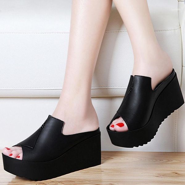 slippers summer high heels women platform outsize fashion peep toe ladies flat slides black solid rubber slippers11
slippers summer high heels women platform outsize fashion peep toe ladies flat slides black solid rubber slippers11
