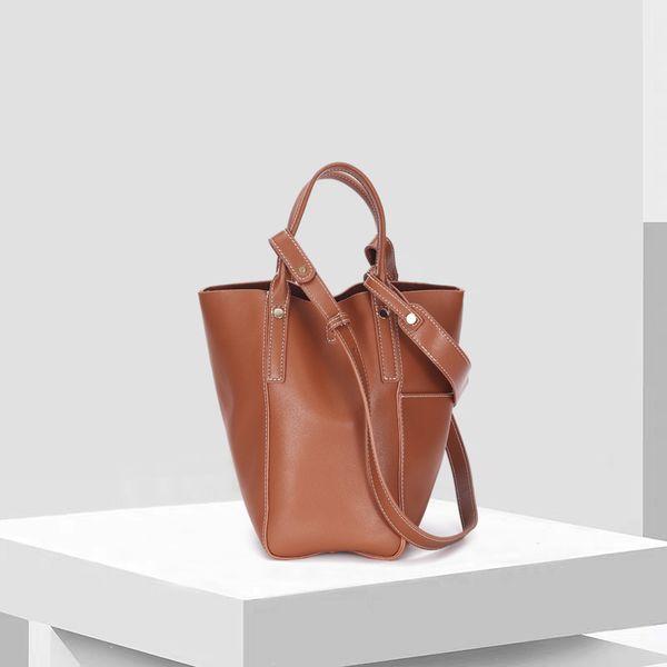 designer bags women's 2021 fashion trendy genuine leather shoulder soft bucket bag large capacity cross body purse
designer bags women's 2021 fashion trendy genuine leather shoulder soft bucket bag large capacity cross body purse