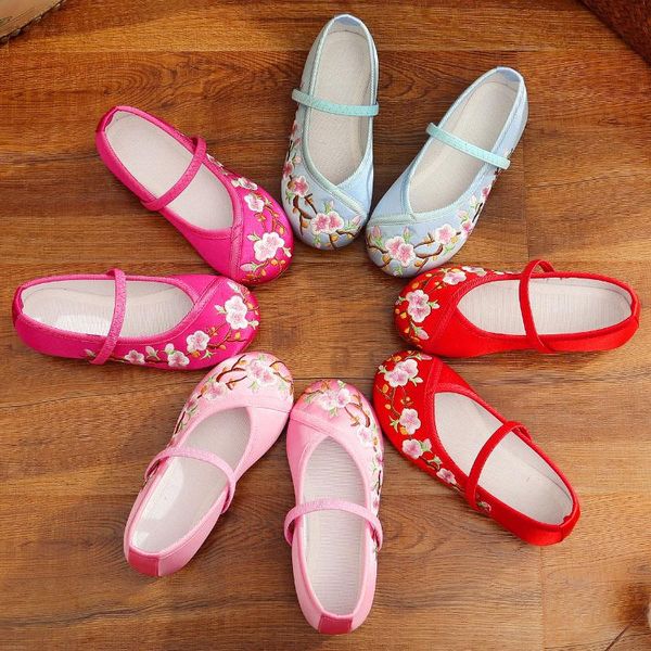 sandals 2021 chinese style kids shoes girls dancing embroidered casual comfortable children flats princess spring summer, Black;red
sandals 2021 chinese style kids shoes girls dancing embroidered casual comfortable children flats princess spring summer, Black;red