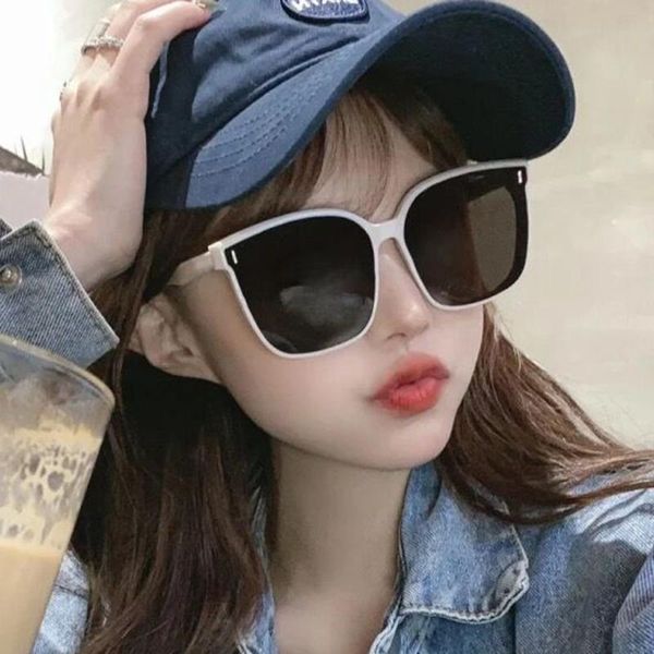 sunglasses arrival 2021 fashion women vintage plastic frame classic retro sun glasses female feminino uv400, White;black
sunglasses arrival 2021 fashion women vintage plastic frame classic retro sun glasses female feminino uv400, White;black