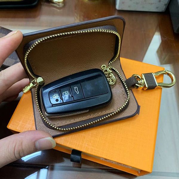 wholesale 2021 luxury key buckle lovers car keychain handmade designer leather keychains men women bags pendant accessories 4 colors, Silver
wholesale 2021 luxury key buckle lovers car keychain handmade designer leather keychains men women bags pendant accessories 4 colors, Silver