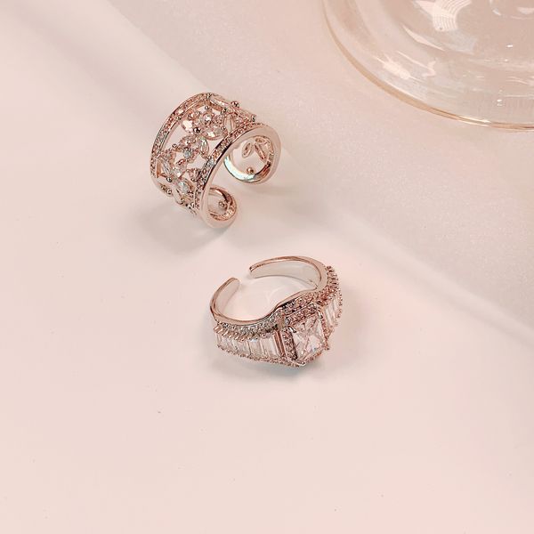 1109 light luxury high-level show hands white tiaodi net red ins micro inlaid zirconium super flash opening adjustable ring female, Silver
1109 light luxury high-level show hands white tiaodi net red ins micro inlaid zirconium super flash opening adjustable ring female, Silver