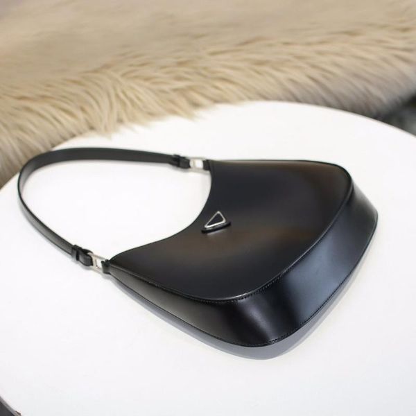 evening bags 2021 women's retro glossy shoulder underarm bag same style black baguette
evening bags 2021 women's retro glossy shoulder underarm bag same style black baguette