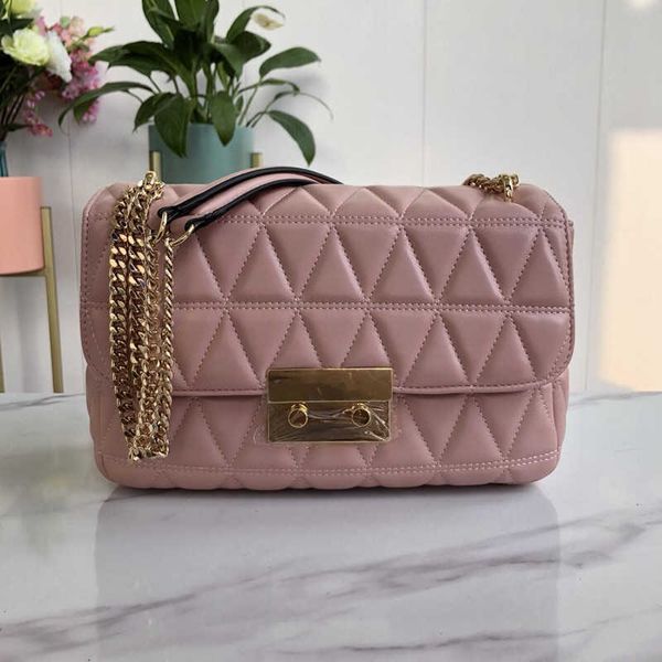 designer luxury bag triangle v-shaped fashion s embroidery line smalls fragrant rhombus chain sheepskin womens one shoul women's leathe
designer luxury bag triangle v-shaped fashion s embroidery line smalls fragrant rhombus chain sheepskin womens one shoul women's leathe