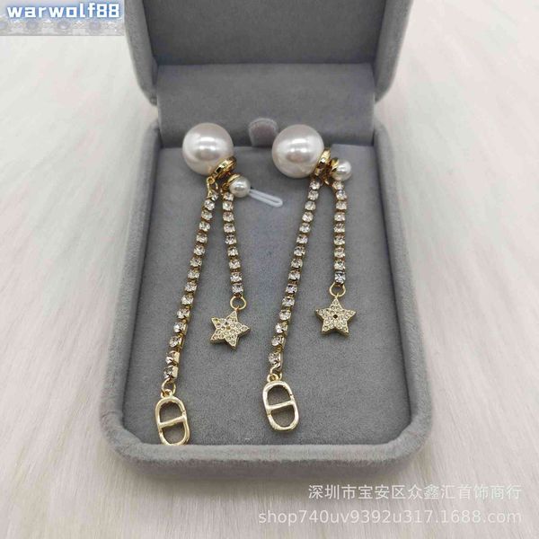 quality earrings, classic design high pentagram chain design, diamond inlaid advanced sense, fashionable and versatile 925 silver needle, Golden
quality earrings, classic design high pentagram chain design, diamond inlaid advanced sense, fashionable and versatile 925 silver needle, Golden