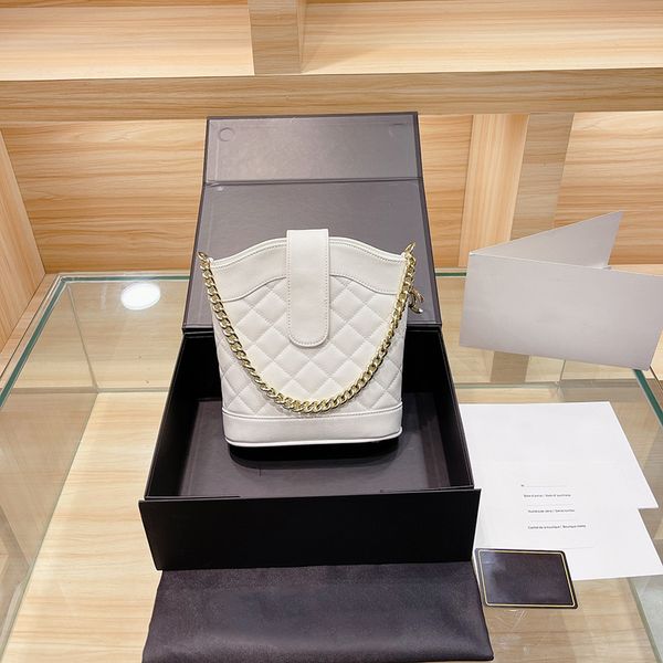 shoulder bag designers crossbody bags luxury fashion brand high-quality purse wallet with exquisite packaging and original box size 20 19 cm
shoulder bag designers crossbody bags luxury fashion brand high-quality purse wallet with exquisite packaging and original box size 20 19 cm