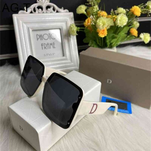 2021 dc women designer sunglasses square frame goggles pearl jewelry uv protection eyewear avant-garde style, White;black
2021 dc women designer sunglasses square frame goggles pearl jewelry uv protection eyewear avant-garde style, White;black