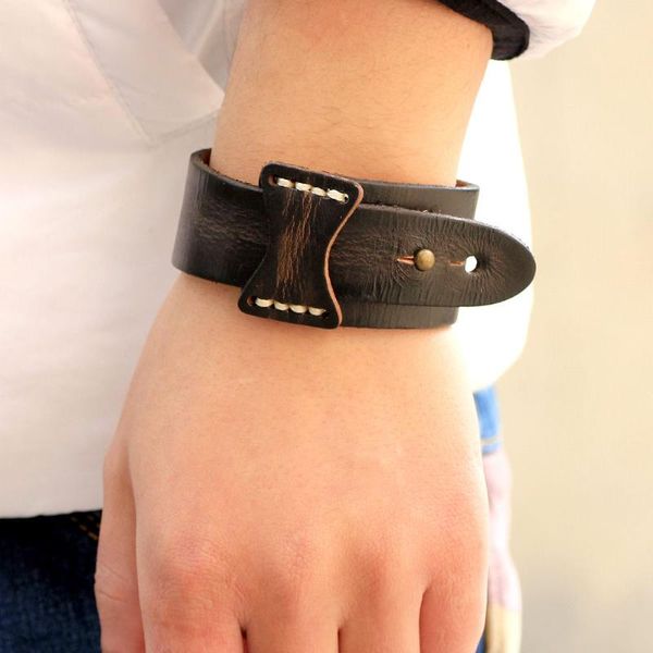 tennis 2021 fashion charming cowhide lady's leather bangles wide neutral, Golden;silver
tennis 2021 fashion charming cowhide lady's leather bangles wide neutral, Golden;silver