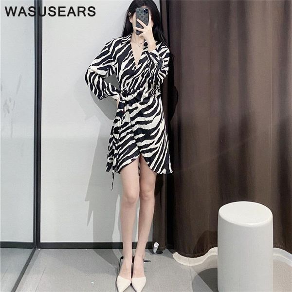casual dresses women dress autumn 2021 bandage long sleeve deep v neck zebra print mini korean fashion vestidos, Black;gray
casual dresses women dress autumn 2021 bandage long sleeve deep v neck zebra print mini korean fashion vestidos, Black;gray