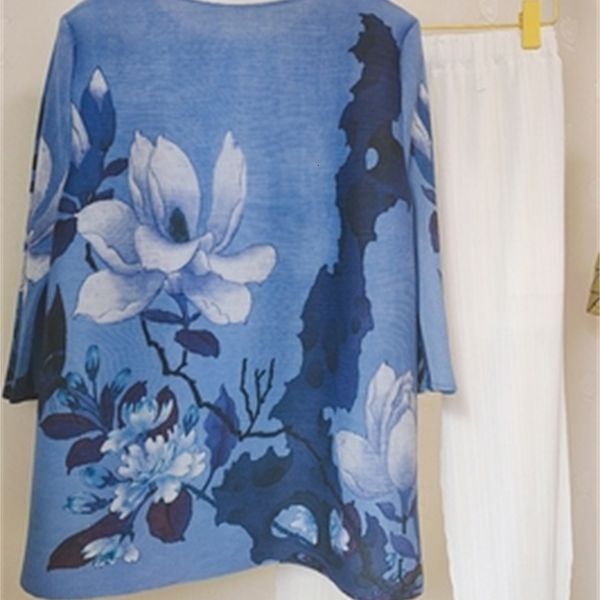 knits fashion fold style o-neck coral print classical design large size was loose t-shirt, White
knits fashion fold style o-neck coral print classical design large size was loose t-shirt, White