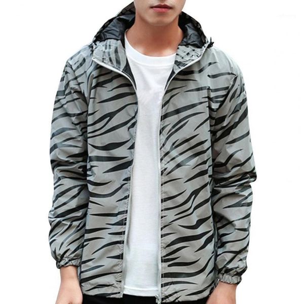 men's jackets men autumn hooded jacket side pockets reflective hip hop style zipper closure coat fluorescent male clothing, Black;brown
men's jackets men autumn hooded jacket side pockets reflective hip hop style zipper closure coat fluorescent male clothing, Black;brown