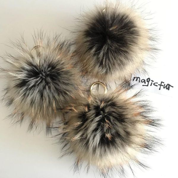 keychains magicfur - 1pcs 15cm inner coffee ball real raccoon fur pom bag charm keychain key ring, Silver
keychains magicfur - 1pcs 15cm inner coffee ball real raccoon fur pom bag charm keychain key ring, Silver