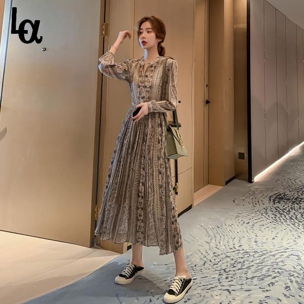 casual dresses luck a autumn spring french vintage women dress floral chiffon long-sleeve ladies high waist female a-line vestidos, Black;gray
casual dresses luck a autumn spring french vintage women dress floral chiffon long-sleeve ladies high waist female a-line vestidos, Black;gray