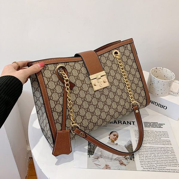 2021 designer chain brand designer pu leather crossbody bags for women 2021 simple fashion shoulder bag lady luxury big handbags shoulder ba
2021 designer chain brand designer pu leather crossbody bags for women 2021 simple fashion shoulder bag lady luxury big handbags shoulder ba