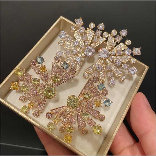 stud olor double-layer fan-shaped firework earrings super dazzling and exaggerated french temperament full zircon, Golden;silver
stud olor double-layer fan-shaped firework earrings super dazzling and exaggerated french temperament full zircon, Golden;silver
