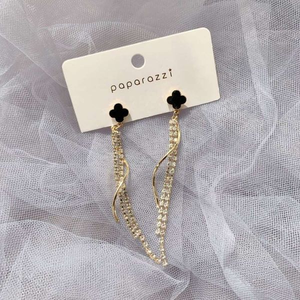 s925 silver needle temperament long clover earrings female tassel sweet earrings accessories, Black
s925 silver needle temperament long clover earrings female tassel sweet earrings accessories, Black