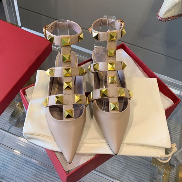 luxury dress shoes in spring and summer of 2021, family v's high-heeled versatile. muller's pointed rivet short heel baotou sandal, Black
luxury dress shoes in spring and summer of 2021, family v's high-heeled versatile. muller's pointed rivet short heel baotou sandal, Black