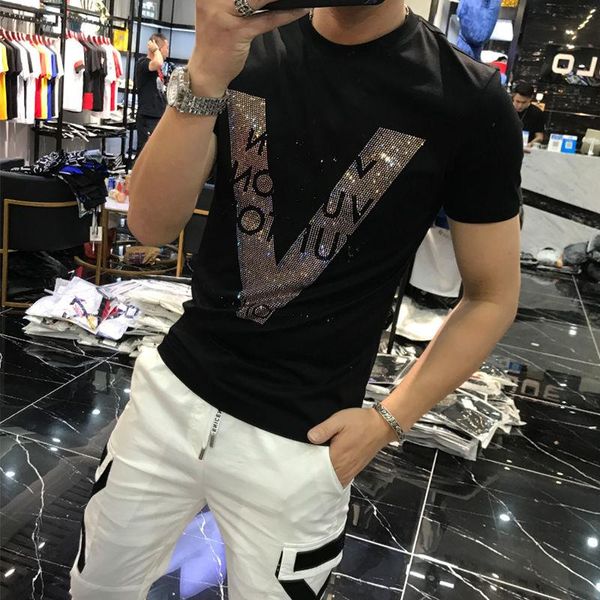 men's t-shirts summer mercerized cotton v-shaped letter pattern rhinestone t-shirt street fashion short-sleeve male quality clothes, White;black
men's t-shirts summer mercerized cotton v-shaped letter pattern rhinestone t-shirt street fashion short-sleeve male quality clothes, White;black