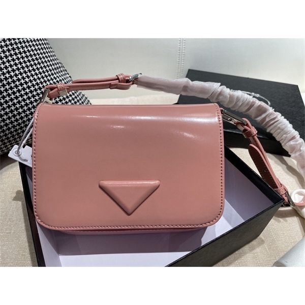 21 new badge flip medieval patent leather single shoulder strap tofu messenger bag women's fashion purse outlet
21 new badge flip medieval patent leather single shoulder strap tofu messenger bag women's fashion purse outlet