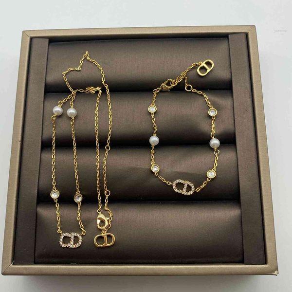 luxury designer fashion necklace d home / dijia simple cd letter pearl choker clavicle chain women's full diamond bracelet, Red;brown
luxury designer fashion necklace d home / dijia simple cd letter pearl choker clavicle chain women's full diamond bracelet, Red;brown