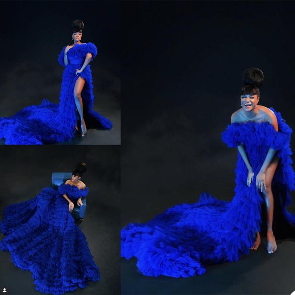 elegant blue a line evening dresses ruffles long train side split celebrity gowns plus size off shoulder speical occasion dress, Black;red
elegant blue a line evening dresses ruffles long train side split celebrity gowns plus size off shoulder speical occasion dress, Black;red