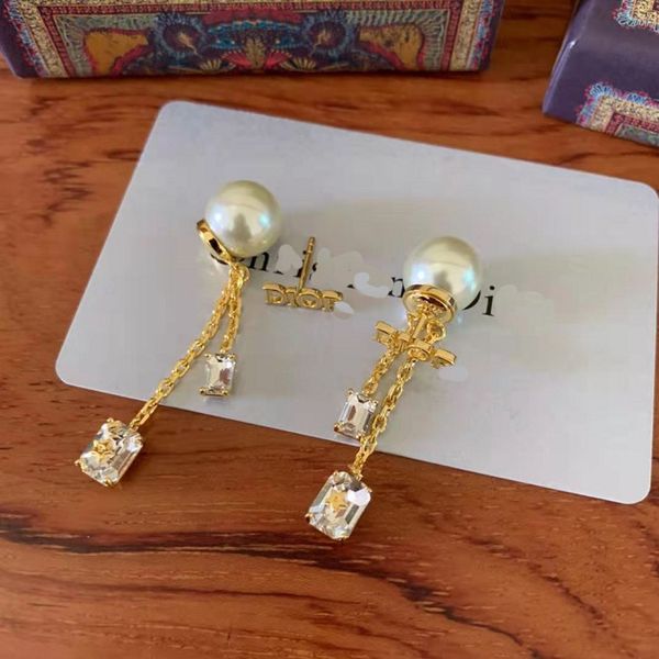 2021 new jewelry 2021 family letter pearl rectangle stone ear nail fashion temperament earrings female 928 silver needle, Black
2021 new jewelry 2021 family letter pearl rectangle stone ear nail fashion temperament earrings female 928 silver needle, Black