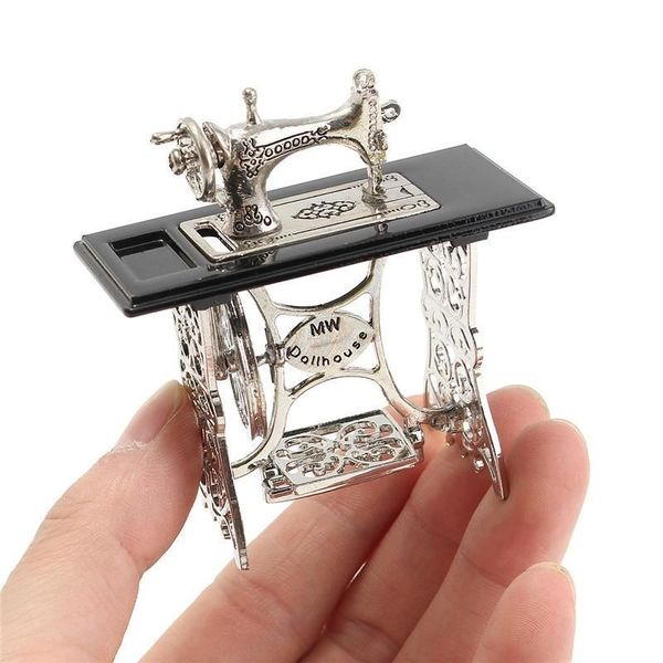 1/12 doll house decor miniatura toy vintage miniature sewing machine furniture toys gifts for retro children toys accessories
1/12 doll house decor miniatura toy vintage miniature sewing machine furniture toys gifts for retro children toys accessories