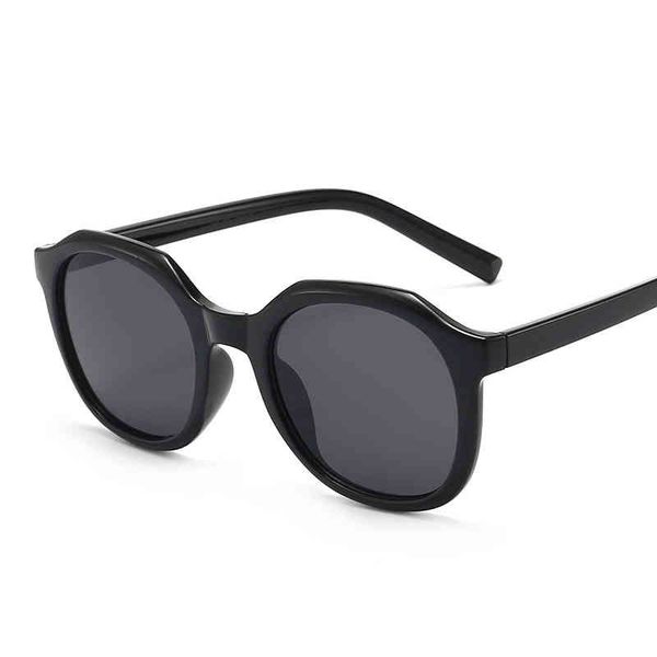 new irregular net red street p sunglass round frame sunglass milk tea sunglass 98051rdpo, White;black
new irregular net red street p sunglass round frame sunglass milk tea sunglass 98051rdpo, White;black