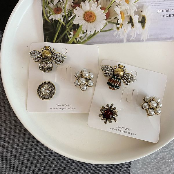 classic crosin ch court baroque used rhinestone pearl little bee brooch set brooch pin elegant temperament accessories
classic crosin ch court baroque used rhinestone pearl little bee brooch set brooch pin elegant temperament accessories