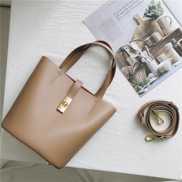 evening bags 2021 design leather large capacity bucket bag fashion messenger multifunctional shoulder for women
evening bags 2021 design leather large capacity bucket bag fashion messenger multifunctional shoulder for women