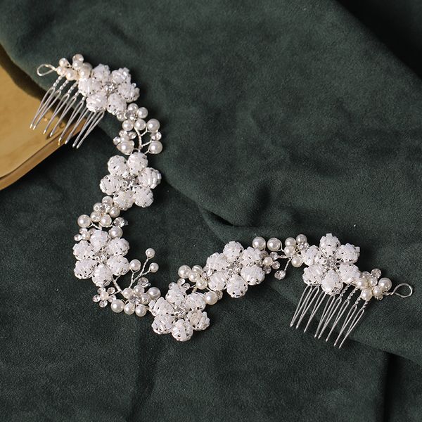 wedding hair combs white flower headband headdress for bride rhinestones pearl women hairband bridal tiaras hairbands jewellerydio chan con, White;golden
wedding hair combs white flower headband headdress for bride rhinestones pearl women hairband bridal tiaras hairbands jewellerydio chan con, White;golden