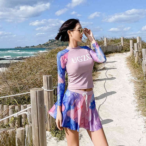 women's style suit conservative high waist split skirt flat angle bikini show thin cover belly long sleeve spring swimming, White;black
women's style suit conservative high waist split skirt flat angle bikini show thin cover belly long sleeve spring swimming, White;black