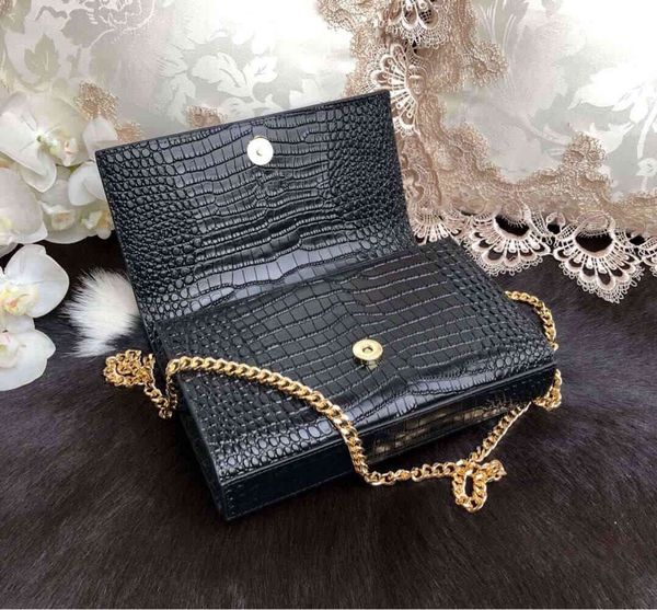 2021 the brand fashion women bag single shoulder his parcel chain tassel mini handbags crocodile pattern bags handbag
2021 the brand fashion women bag single shoulder his parcel chain tassel mini handbags crocodile pattern bags handbag