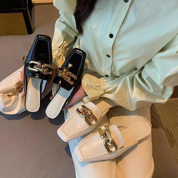fashion women slippers square toe metal chain thick mid heels shallow slip on mules shoes black/white ladies sandals size 35-39 210513 
fashion women slippers square toe metal chain thick mid heels shallow slip on mules shoes black/white ladies sandals size 35-39 210513
