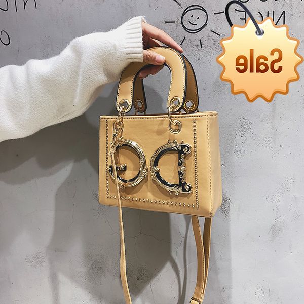 fengpian women's bag 2021 korean fashion shoulder personalized letter hand texture diana women
fengpian women's bag 2021 korean fashion shoulder personalized letter hand texture diana women