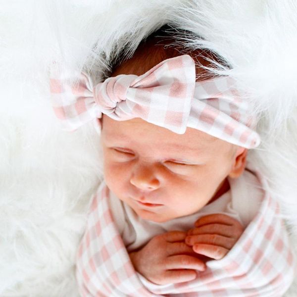 hair accessories infant soft skin-friendly cotton swaddle blanket and hairband set cute plaids knotted elastic headband born pography props, Slivery;white
hair accessories infant soft skin-friendly cotton swaddle blanket and hairband set cute plaids knotted elastic headband born pography props, Slivery;white