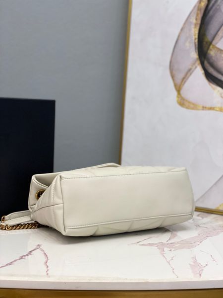 lady postman bag 7a high-end customized quality classic fashion business leisure brand yang mi same series
lady postman bag 7a high-end customized quality classic fashion business leisure brand yang mi same series