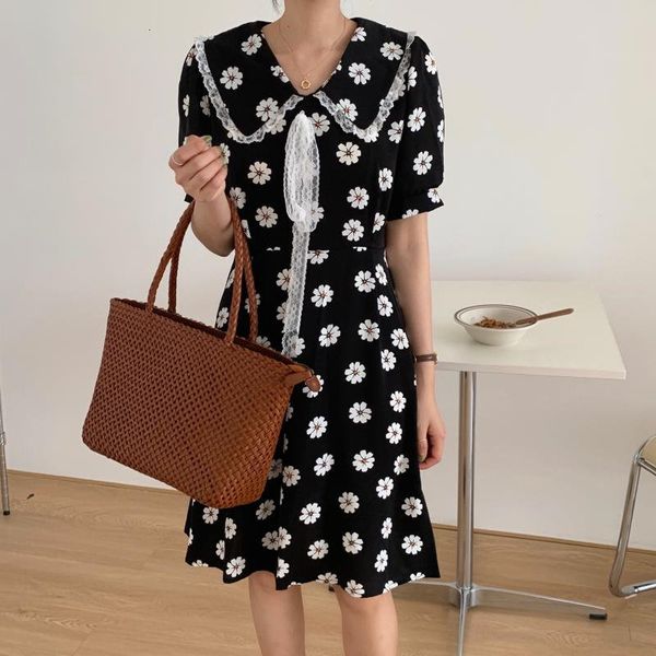 dresses korean lace stitching female thin daisy chic sweet feminine patchwork waist-controlled flower all match, Black;gray
dresses korean lace stitching female thin daisy chic sweet feminine patchwork waist-controlled flower all match, Black;gray
