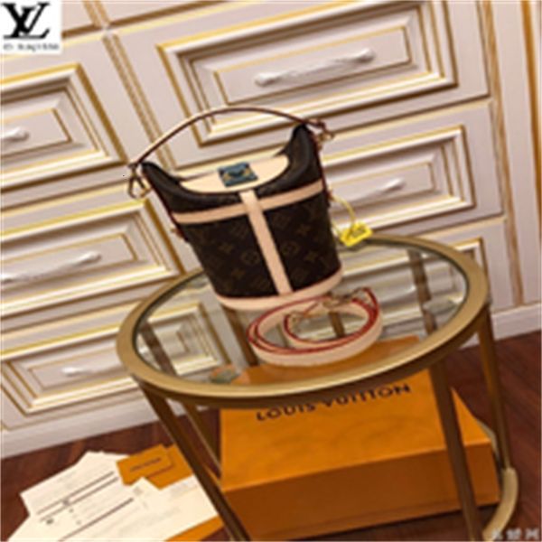 bag luxury guw5 m43587 duffle handbag old flower drum brand french fries bag women handbags iconic bags handles designer shoulder bags t, Red;black
bag luxury guw5 m43587 duffle handbag old flower drum brand french fries bag women handbags iconic bags handles designer shoulder bags t, Red;black