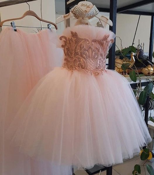 2021 pink lace flower girl dresses pearls sheer neck ball gown tea length lilttle kids birthday pageant weddding gowns zj674, White;blue
2021 pink lace flower girl dresses pearls sheer neck ball gown tea length lilttle kids birthday pageant weddding gowns zj674, White;blue