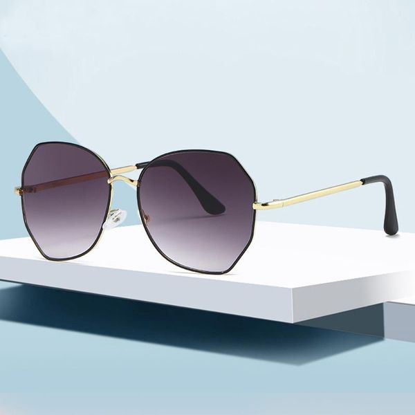 sunglasses 2021 classic vintage women oversized glasses lady luxury metal sun retro mirror feminino uv400, White;black
sunglasses 2021 classic vintage women oversized glasses lady luxury metal sun retro mirror feminino uv400, White;black
