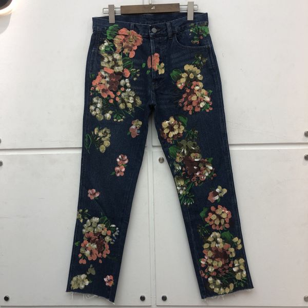 flower graffiti print vintage washed distressed jeans men women pants trousers, Blue
flower graffiti print vintage washed distressed jeans men women pants trousers, Blue